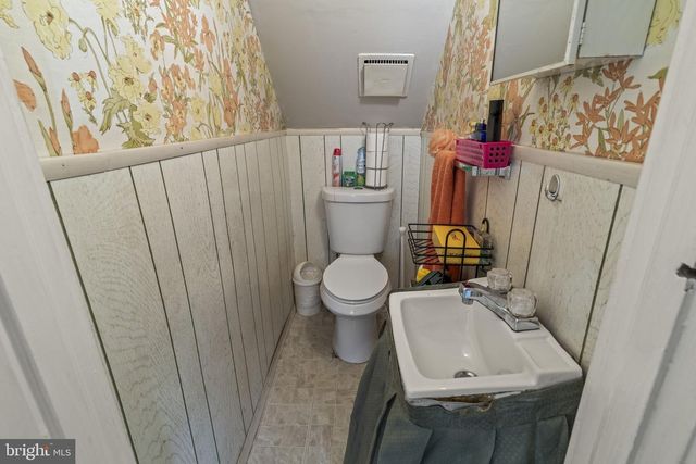 231 WOLFENDEN AVE, Collingdale, PA 19023