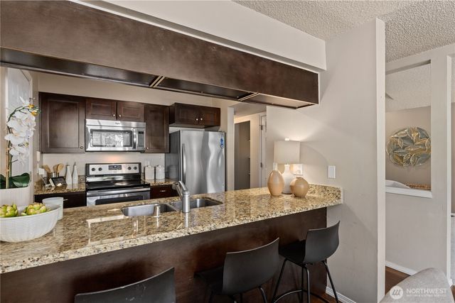 25016 222nd Court SE, Maple Valley, WA 98038