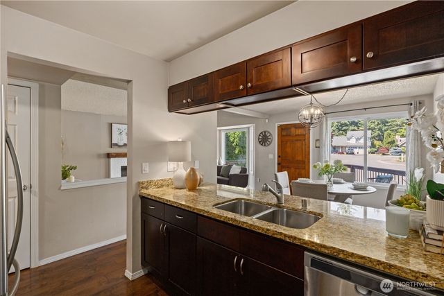 25016 222nd Court SE, Maple Valley, WA 98038