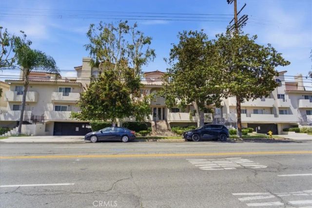 14727 Magnolia 110, Sherman Oaks, CA 91403