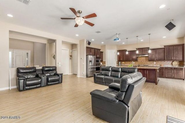 193 E Crescent Place, Chandler, AZ 85249