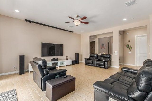 193 E Crescent Place, Chandler, AZ 85249