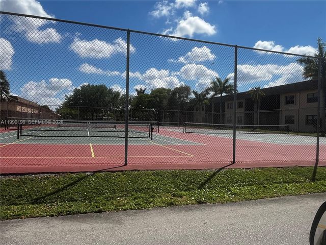 200 Berkley Road 123, Hollywood, FL 33024