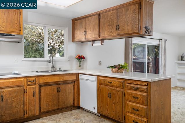 1140 Rachele Rd, Walnut Creek, CA 94597