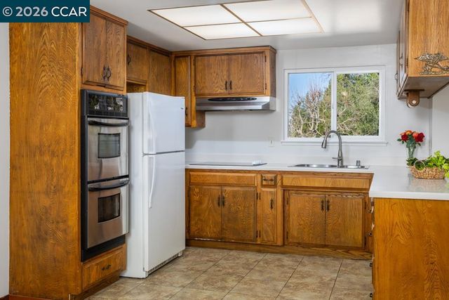 1140 Rachele Rd, Walnut Creek, CA 94597