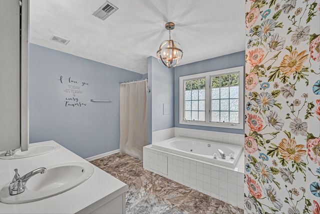 175 Wellington LN, Daleville, VA 24083