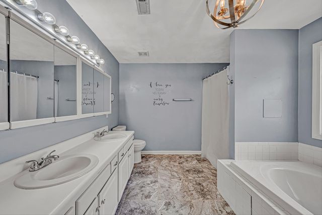 175 Wellington LN, Daleville, VA 24083