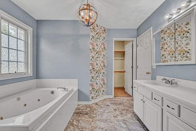 175 Wellington LN, Daleville, VA 24083