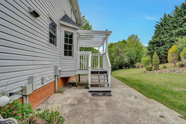 175 Wellington LN, Daleville, VA 24083