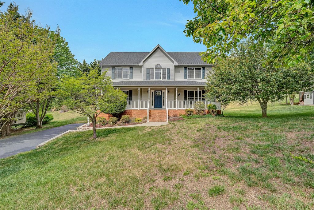 175 Wellington LN, Daleville, VA 24083