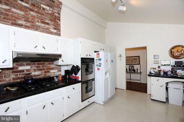 6900 HEATHERHILL RD, Bethesda, MD 20817