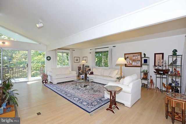 6900 HEATHERHILL RD, Bethesda, MD 20817