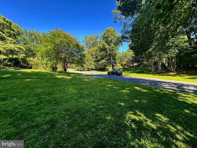 6900 HEATHERHILL RD, Bethesda, MD 20817
