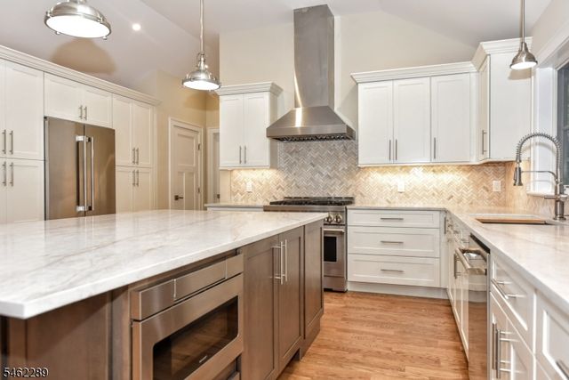 23 Melrose Ave, West Milford Twp., NJ 07421