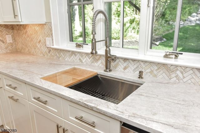 23 Melrose Ave, West Milford Twp., NJ 07421