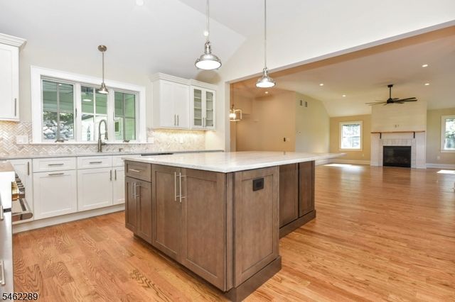 23 Melrose Ave, West Milford Twp., NJ 07421