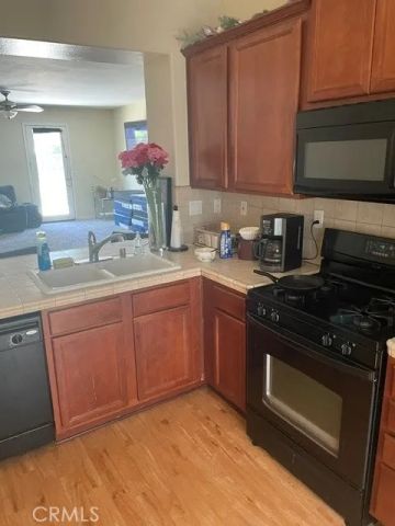 8011 Amber Creek Road, Bakersfield, CA 93313