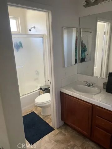8011 Amber Creek Road, Bakersfield, CA 93313