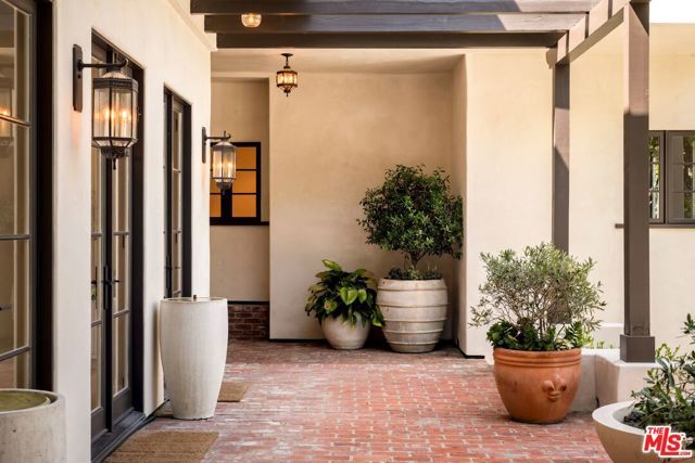 624 N Arden Drive, Beverly Hills, CA 90210