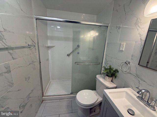 830 SAINT DUNSTANS RD, Baltimore, MD 21212