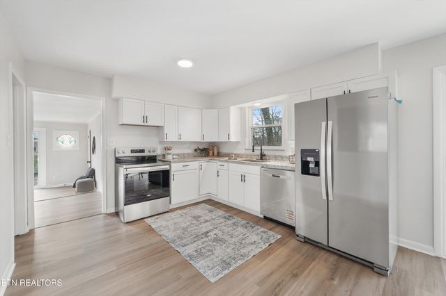 5817 Stoneleigh Rd, Knoxville, TN 37912