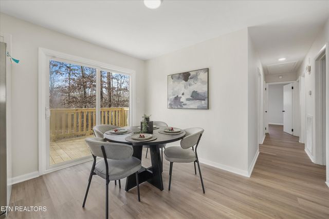 5817 Stoneleigh Rd, Knoxville, TN 37912