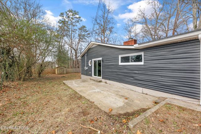 5817 Stoneleigh Rd, Knoxville, TN 37912