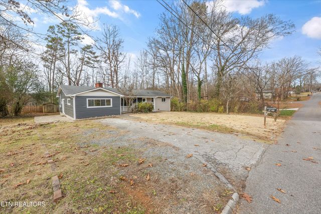 5817 Stoneleigh Rd, Knoxville, TN 37912