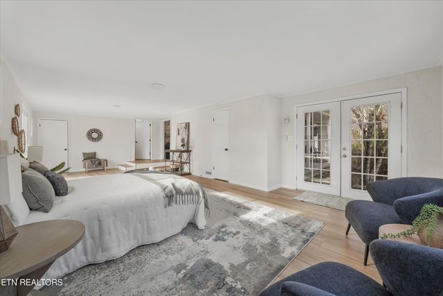 5817 Stoneleigh Rd, Knoxville, TN 37912