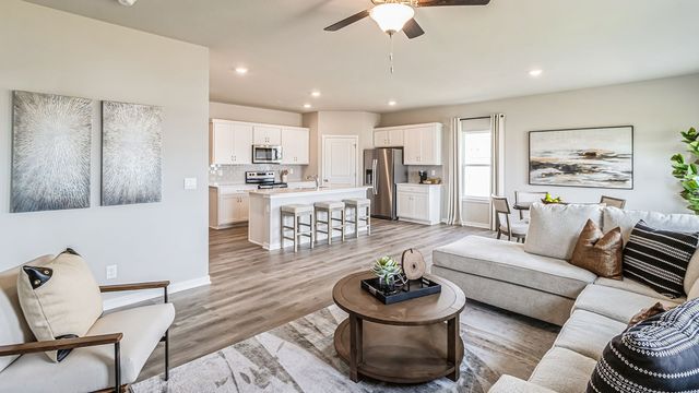10263 NW 68th Avenue, Johnston, IA 50131