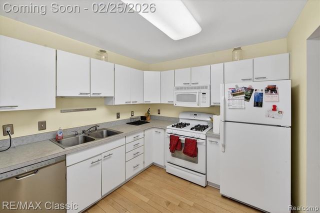 1390 Patricia Avenue 17, Ann Arbor, MI 48103