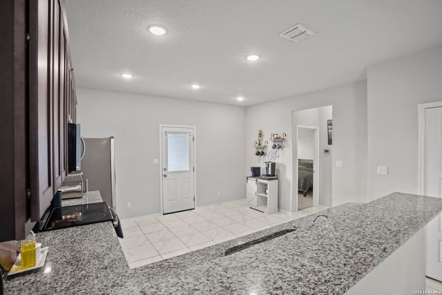 6238 Longhurst, San Antonio, TX 78218