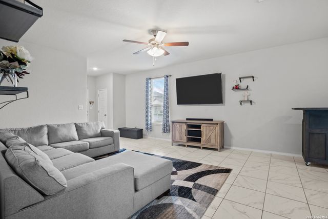 6238 Longhurst, San Antonio, TX 78218