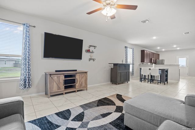 6238 Longhurst, San Antonio, TX 78218