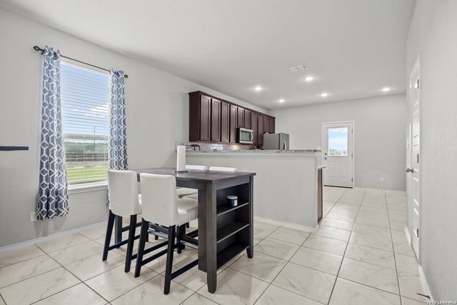 6238 Longhurst, San Antonio, TX 78218