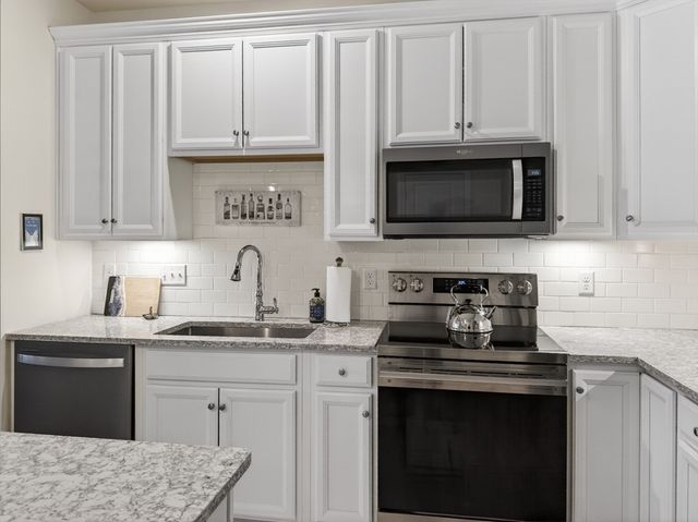 1109 Peters Farm Way 1109, Westborough, MA 01581