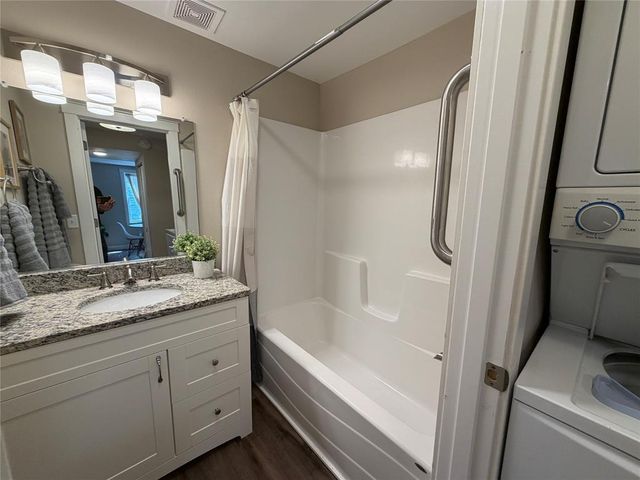 3238 7th Street, Eau Claire, WI 54703