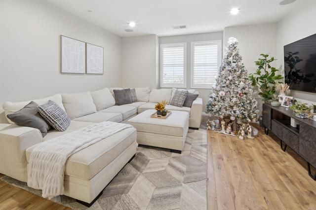 34 Via Sovana, Santee, CA 92071