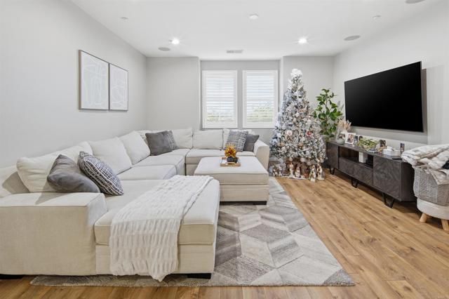 34 Via Sovana, Santee, CA 92071