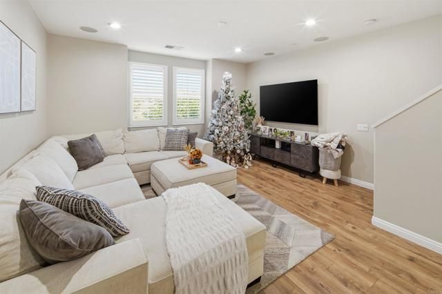 34 Via Sovana, Santee, CA 92071