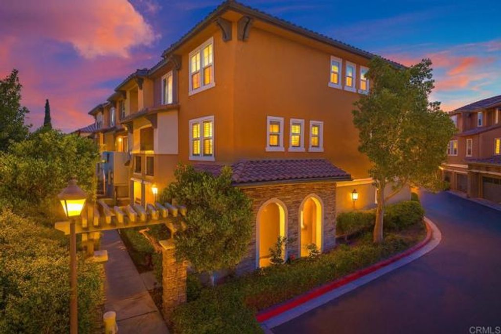 34 Via Sovana, Santee, CA 92071