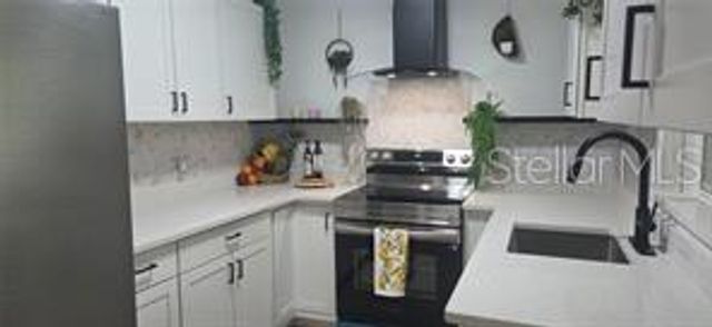 1152 NE 9 STREET, Ocala, FL 34470