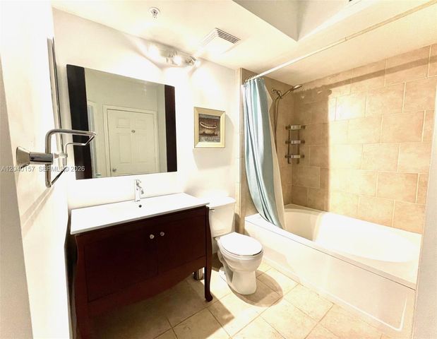 17150 N Bay Rd 2912, Sunny Isles Beach, FL 33160