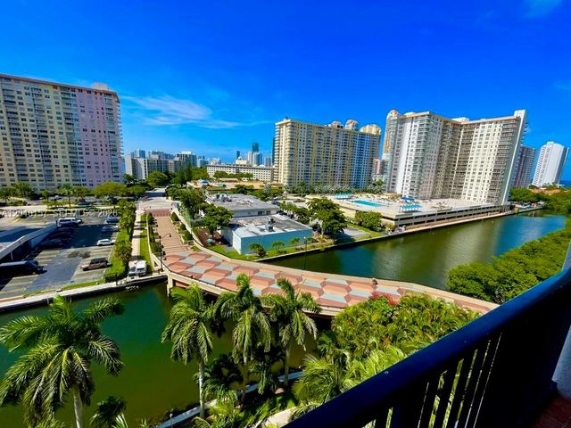 17150 N Bay Rd 2912, Sunny Isles Beach, FL 33160