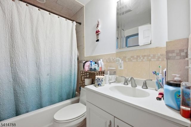 160 Barnert Ave, Totowa Boro, NJ 07512