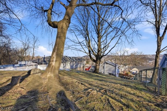 160 Barnert Ave, Totowa Boro, NJ 07512