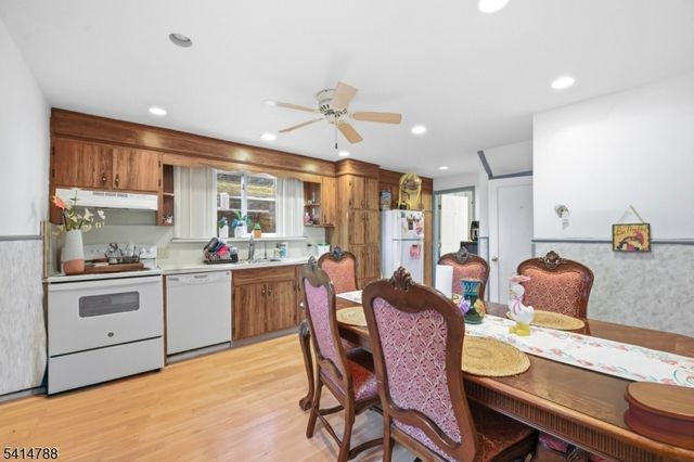 160 Barnert Ave, Totowa Boro, NJ 07512