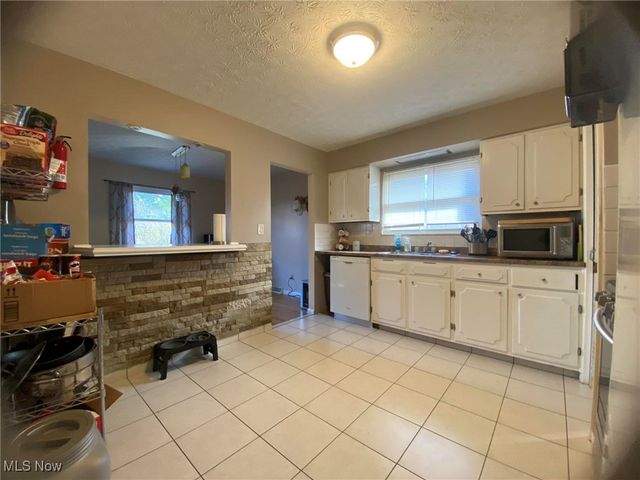 2809 Wales Avenue, Parma, OH 44134