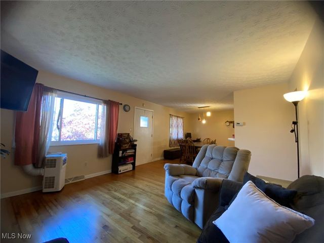 2809 Wales Avenue, Parma, OH 44134