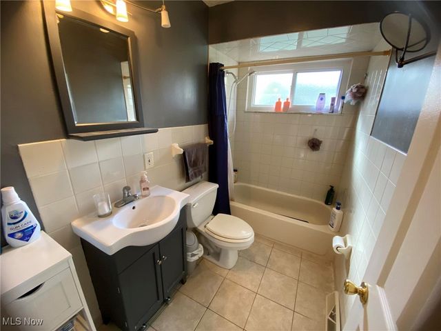 2809 Wales Avenue, Parma, OH 44134